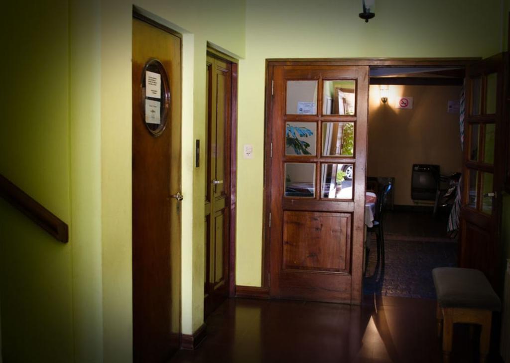La Casa Del Peregrino Hostel Salta Exterior photo